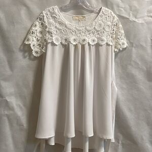 NWT Flowy White Lace Sleeve Blouse w/Belt